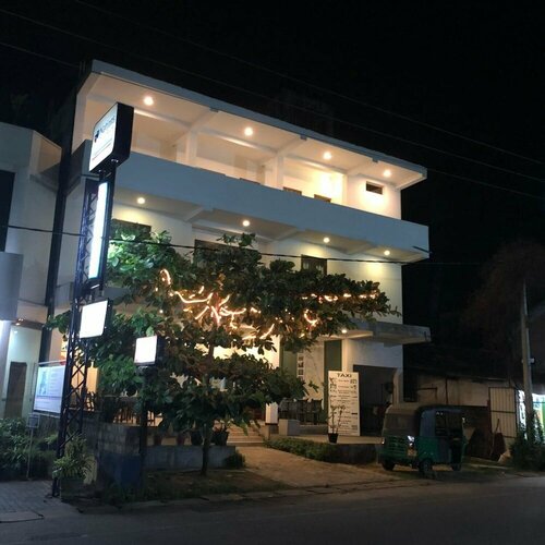 Dasu’s Restaurant & Villa, Забронировать Вилла Отели Округа Галле с парковкой, Парковка