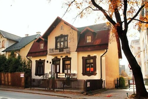 Willa Retro Hostel & Garden, Забронировать Хостел Недорогие отели Лобзув, недорогие