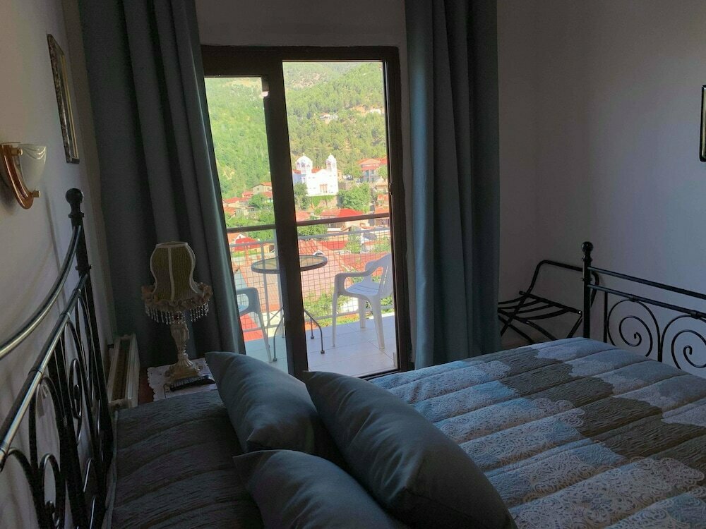 Two Flowers Hotel