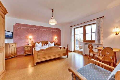 Gästehaus-Bauernhof Buchwieser, Rezervasyon Misafirhane Unterammergau 