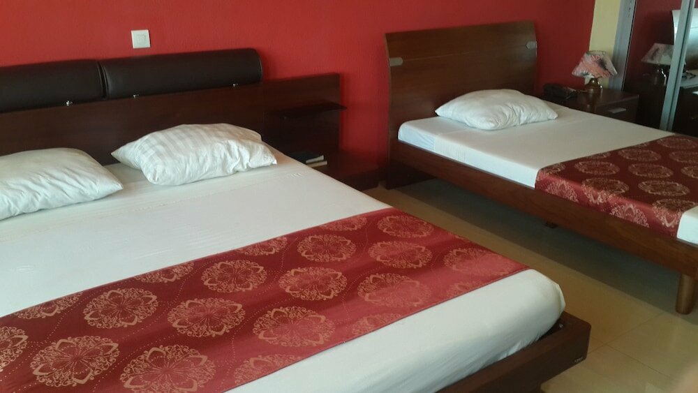 Hotel Plazza Inn