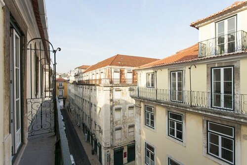 Santa Justa Suite by Homing, Забронировать Отель Лиссабон Эстремадура, рядом с Станция метро Рестаурадореш