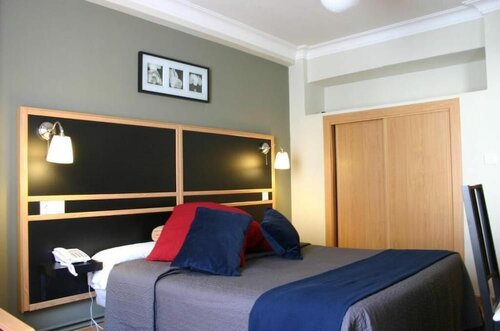 Hostal Mara, Забронировать Отель А-Корунья Artabro Gulf, рядом с Музей Fundación Caixa Galicia
