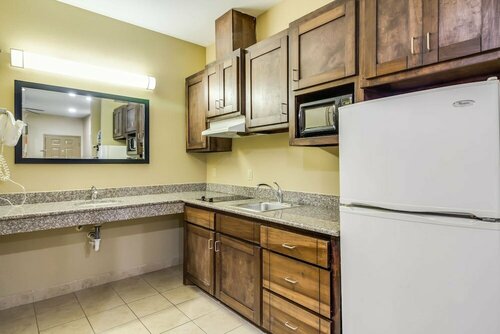Americas Best Value Inn & Suites Tomball, Buchen Sie Gasthaus Tomball 