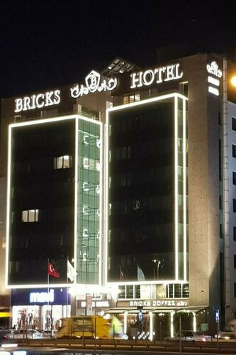 Bricks Hotel İstanbul, Забронировать Отель Отели Бахчелиэвлер с парковкой, Парковка
