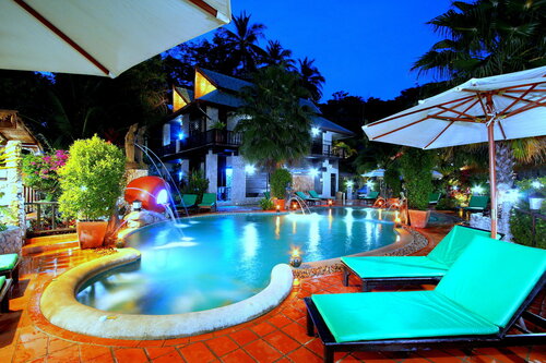 Boomerang Village Resort Kata, Забронировать Курортный отель Ban Karon Пхукет