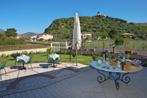 Villa Maredona, Забронировать Отель Отели Ашеа с парковкой, Парковка