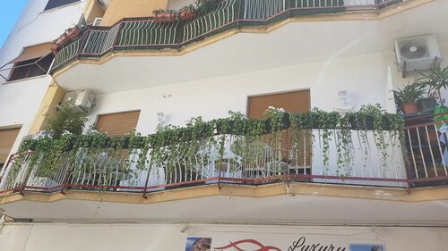 Sorrento Flower Rooms, Забронировать Отель Отели Сорренто с парковкой, рядом с Teatro Tasso, Парковка
