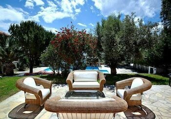 Ledra Samos Hotel, Забронировать Отель Отели Марафокамбос с бассейном, Бассейн