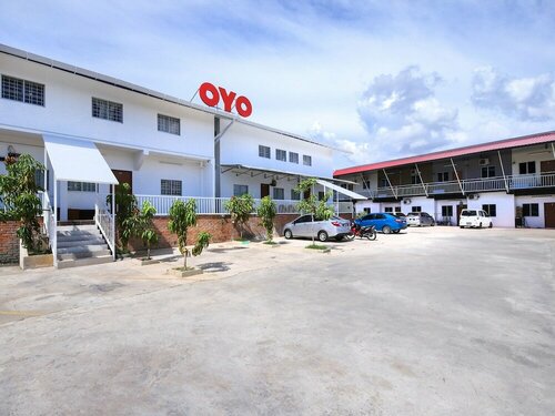 Weng Bee Guest House by OYO Rooms, Book Pension Hoteller i Sabah med parkering, Parkering