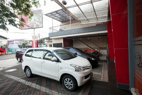 RedDoorz near Hawaii Water Park, Rezervasyon Otel Malang 3 yıldızlı oteller, 3*