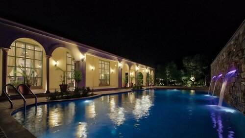 The Rajwada Resort and Spa, Boek Resort Kukas Rajasthan
