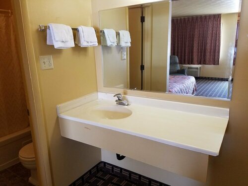 Travelodge by Wyndham Evanston, Varaa Hotelli  