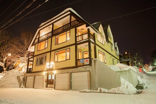 Kamakura Apartments, Забронировать Апартаменты/квартира Отели Куттян с парковкой, Парковка