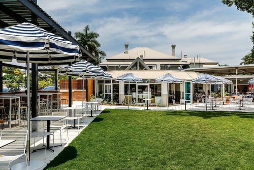 The Waterloo Bay Hotel, Reservar Hotel Hotéis em Wynnum com estacionamento, Estacionamento