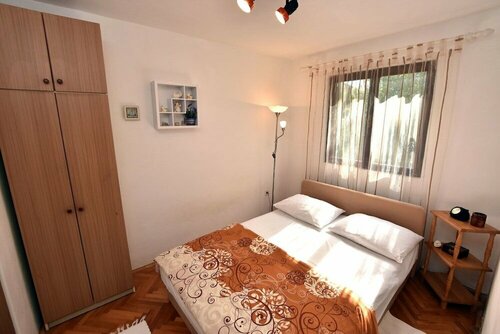 Ela - Very Close to Beach - A1, Book Hotel Island Solta Split-Dalmatia County