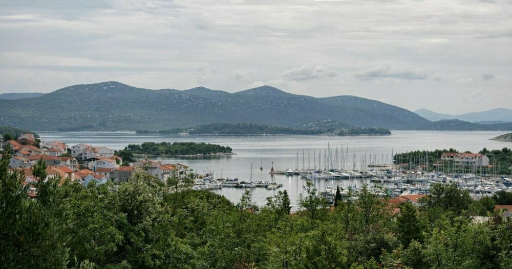 Slavica - Free Parking - A2 Veliki