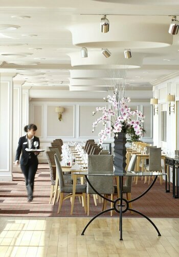 Thistle London Heathrow, Varaa Hotelli London Heathrow Airport Suur-Lontoo