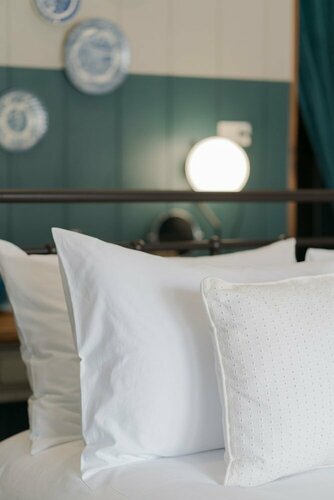 Blu Monkey Hub and Hotel Phuket Town- Free All Day Coworking space, Забронировать Отель Пхукет Таун остров Пхукет