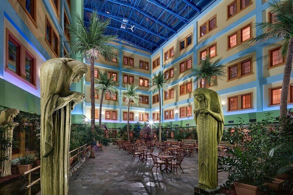 Hotel Babylon