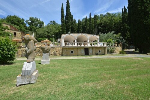 Villa Le Querciolaie, Book Villa Hoteller i Monteverdi Marittimo med parkering, Parkering