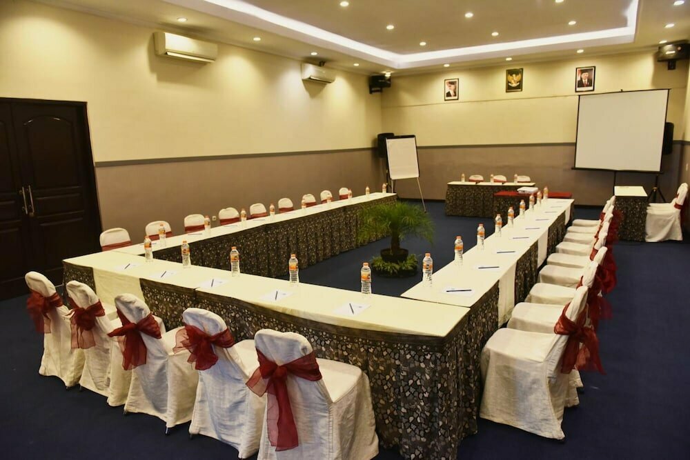 Hotel 88 Jember By WH