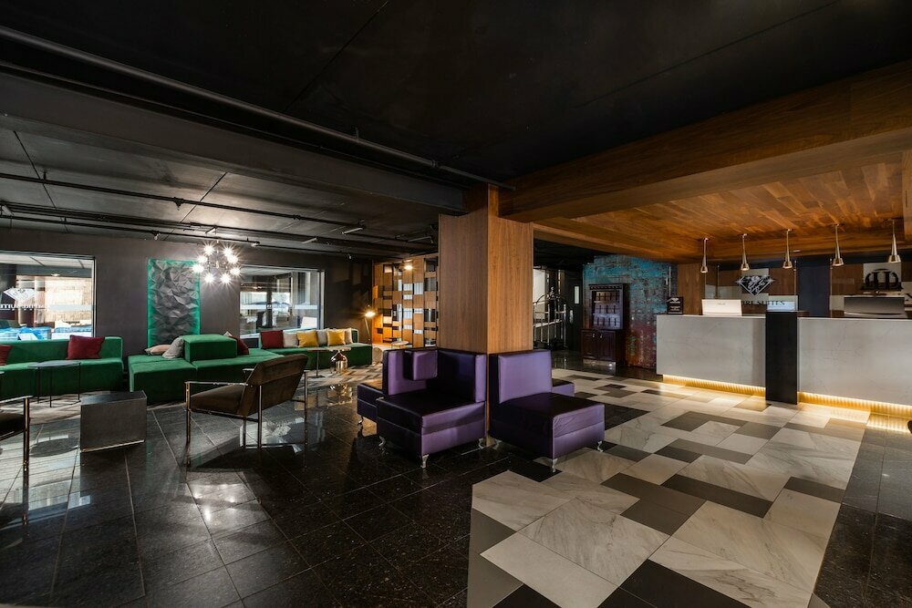 Comfort Hotel and Suites Downtown Montreal
