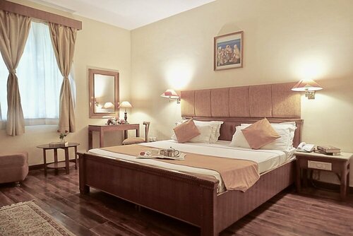 Kadamb Kunj Resort - Bharatpur, Rezervovat Lázně / Resort Bharatpur Rajasthan