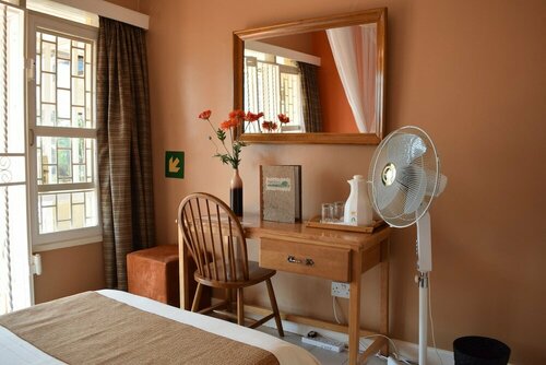 Makindye Country Club, Забронировать Отель Makindye Кампала