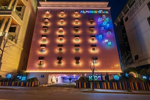Jangyu Almond Kids Hotel, Забронировать Отель Кимхэ Кёнсан-Намдо