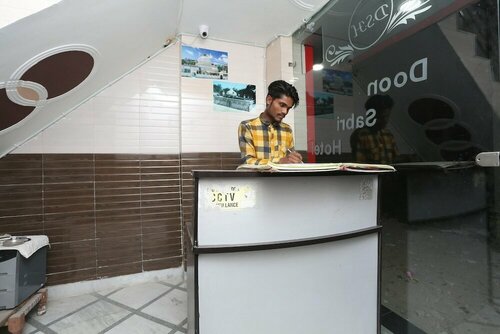 SPOT ON 37780 Hotel Doon Sabri, Забронировать Отель Рурки штат Уттаракханд
