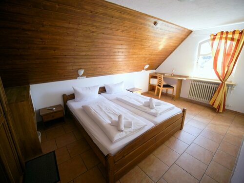 Gaestehaus Parkblick, Rezerwuj Pensjonat Hotele w Sundhouse z Basenem, Basen