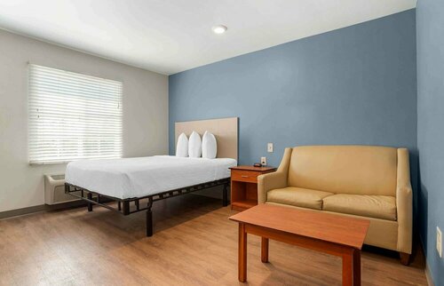 Extended Stay America Select Suites - Tallahassee - Northwest, Забронировать Отель Отели Панхэндл Флориды с парковкой, Парковка