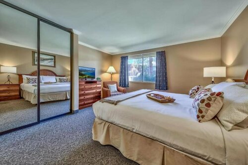 Forest Suites Resort at the Heavenly Village, Забронировать Курортный отель Саут-Лейк-Тахо South Lake Tahoe Area
