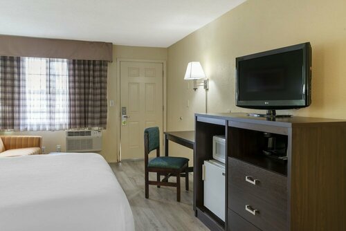 University Inn and Suites Eugene, Забронировать Мини-отель Юджин Willamette Valley
