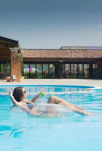 Hotel Storia, Забронировать Отель Чаплина Федерация Боснии и Герцеговины