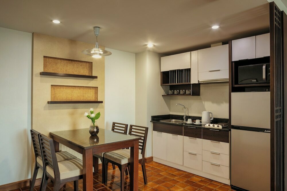 The Grand Napat Hotel And Serviced Apartment