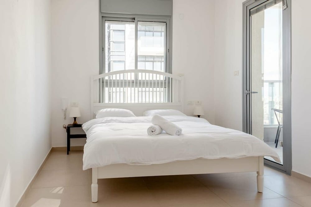 SeaPark Luxury Apartments	