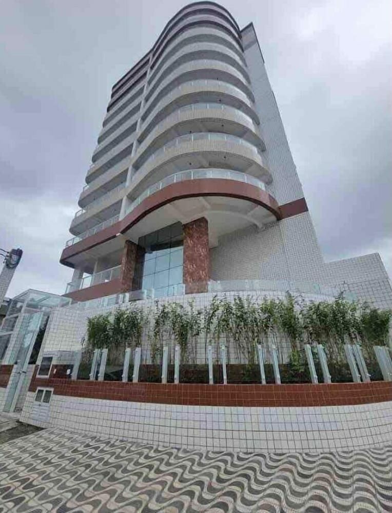 Lindo apto com piscina em Praia Grande