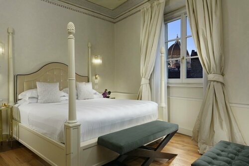 San Firenze Suites & Spa, Забронировать Апартаменты/квартира Отели Флоренции с парковкой, рядом с Фонд Франко Дзеффирелли, Парковка