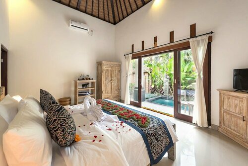 Wasudewa Private Villa, Rezerwuj Willa Hotele w Bali z Basenem, Basen