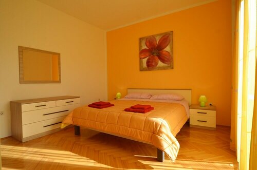 Apartment Kuftic - Relax Zone - Quiet Street, Забронировать Апартаменты/квартира Отели Ровинь с парковкой, Парковка