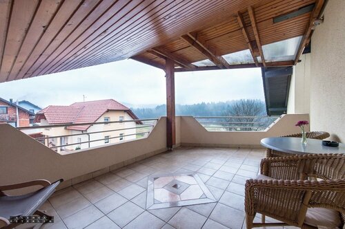 Guesthouse Kolesar, Забронировать Отель Доленьске-Топлице 