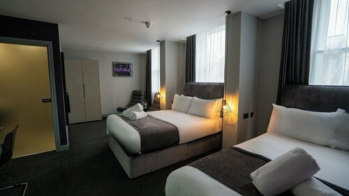 Hotel 105, Забронировать Отель Ливерпуль Мерсисайд