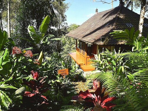 Clove Tree Hill, Book Ferieresort Businesshoteller i Tabanan, 4* 5*