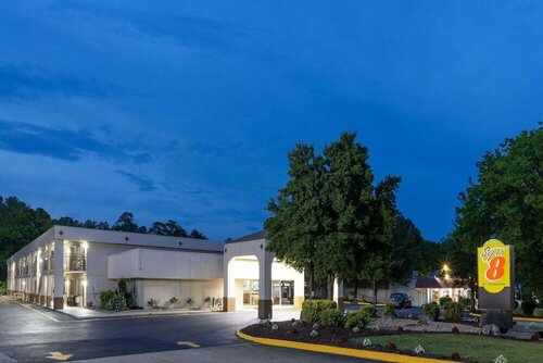 Super 8 Motel Historic, Book Mini-hotel Hoteller i Virginia med parkering, Parkering