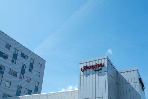 Hampton by Hilton London Gatwick Airport, Varaa Hotelli Horley West Sussex