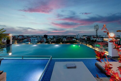 Two Seasons Siem Reap Hotel