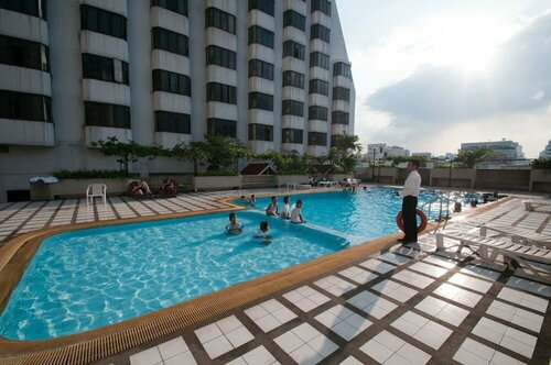Апартаменты Omni Tower Direct Rooms Sukhumvit Soi 4, Забронировать Апартаменты/квартира Отели Бангкока с бассейном, Бассейн