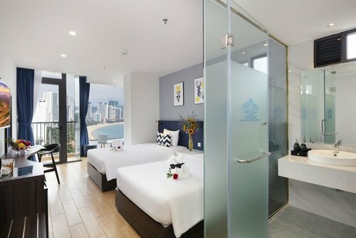 Crown Hotel Nha Trang, Book Hotel Hoteller i Khanh Hoa med pool, Swimmingpool